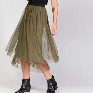 Baci Midi Tulle Skirt in Grey